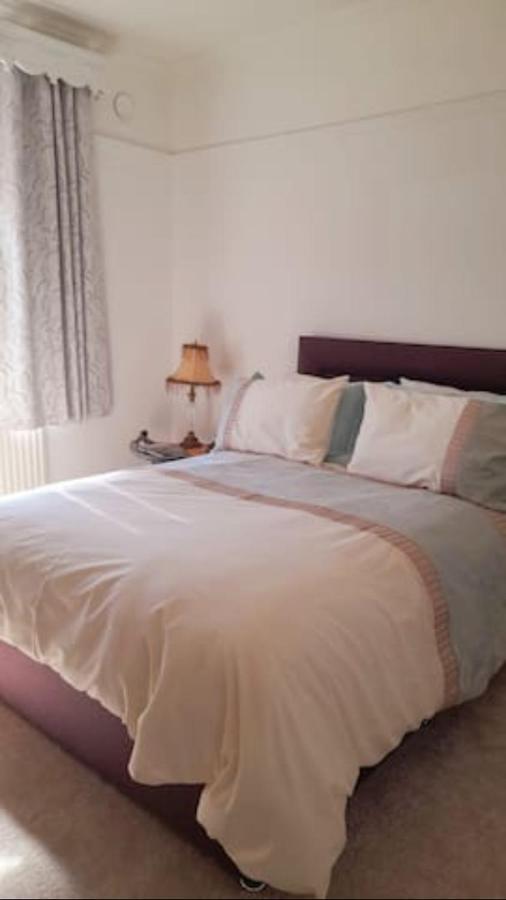 Quaint Little Guest Suite With Private Parking Newport  Esterno foto